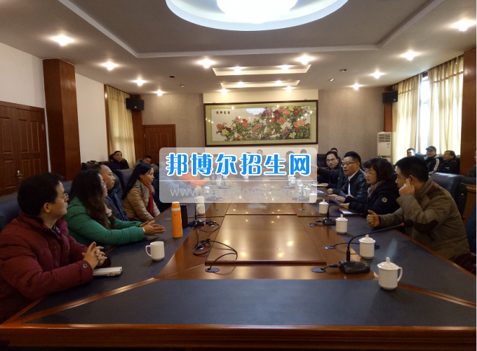 杨军到成都市工程职业技术学校慰问教师
