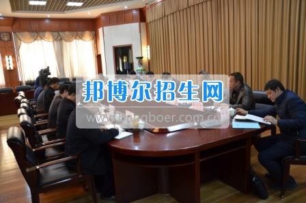 州委、州政府主要领导调研大理卫校整体搬迁建设工作  2月10日下午，州委书记陈坚和州委副书记、州长杨健等领导莅临大理卫校(大理护理职业学院)海东新校区，对学校整体搬迁项目建设情况进行实地调研，并在龙山国际会议中心主持召开推进大理卫校(大理护理职业学院)整体搬迁建设专题会议。杨泓涛校长代表学校汇报了学校的工作情况，海开委、州卫计委、州教育局、州财政局、州发改委、州委编办、州人社局、州审计局等部门领导对大理卫校(大理护理职业学院)整体搬迁建设情况进行了汇报说明。   会上,陈坚书记强调,各主管部门要站在促进全州教育、卫生事业发展的高度，加强协调联动,帮助解决大理卫校整体搬迁工作推进上的瓶颈问题,以高标准、严要求组织验收和扫尾工作，保证施工安全、建筑安全及搬迁后的校园安全。杨健州长重申了实现整体搬迁的意义，并要求学校要在升格组建大理护理职业学院的同时，保留大理卫校的牌子和教学优势，不断提高办学质量，扩大办学规模，为全州卫生事业发展输送更多优质人才。   此次调研和座谈会充分体现了州委、州政府对于学校整体搬迁建设的高度重视，也为学校发展指明了方向。学校领导对州委、州政府长期以来对学校的关心和支持致以衷心的感谢，并表示将按照会议的相关要求，抓实各项搬迁准备工作，确保按时完成搬迁办学。多措并举做好资金筹措和师资队伍建设，齐心协力将大理卫校(大理护理职业学院)打造成为一所具有特色的一流高等护理职业院校。