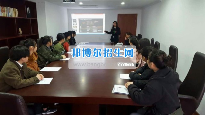 重庆市聚英技工学校与企业深度合作