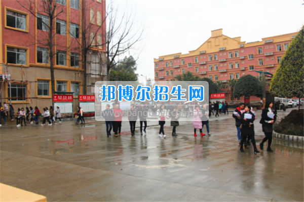 成都希望航空职业学校开学了