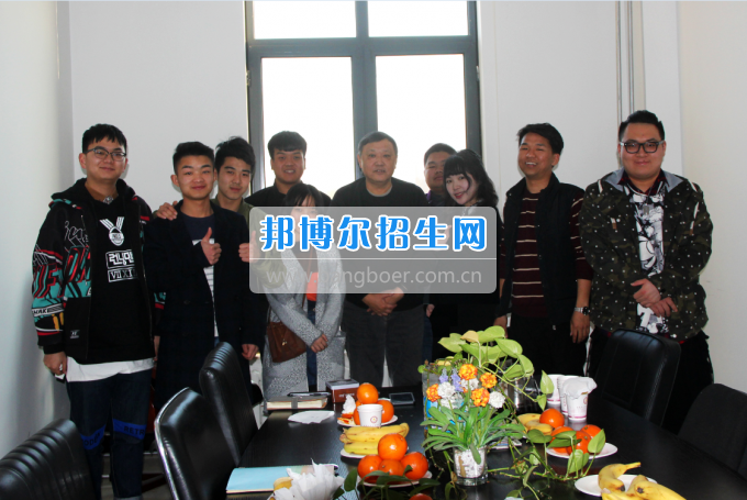 燕京理工学院副校长何双庆与重庆大学城市科技学院校际交流生座谈交流