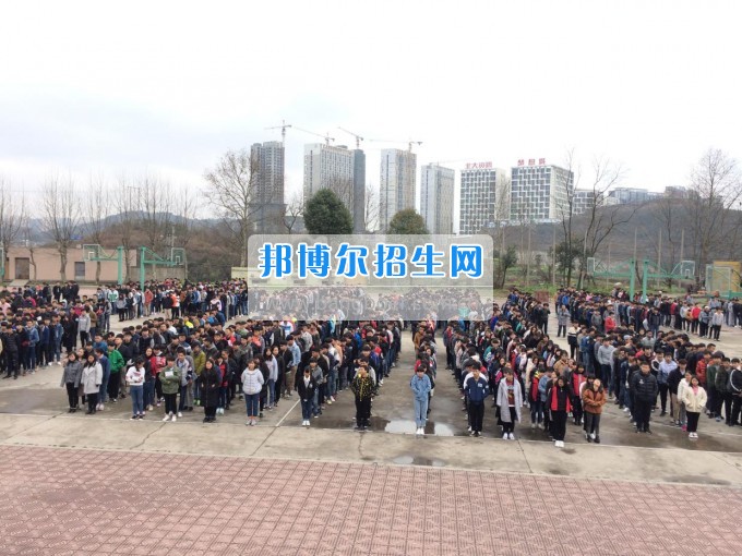 规范仪容仪表 彰显学生风貌------贵州建设职业技术学院开展风纪大检查活动