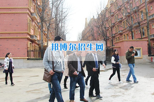成都希望航空职业学校大学生创业孵化示范基地通过初审