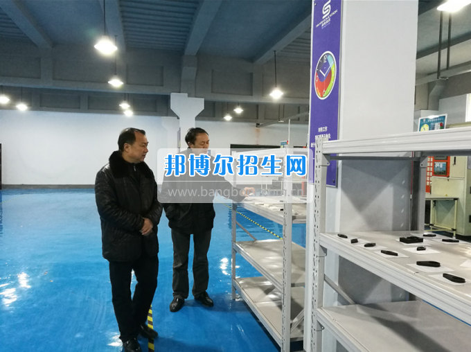 四川省营山职业高级中学光临南充师范学校交流学习