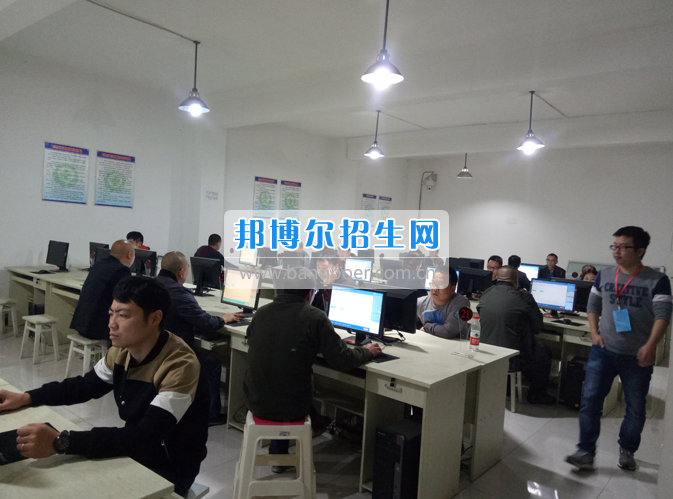 内江市铁路机械学校首期“特种设备、特种作业人员安全技术培训班”顺利结业