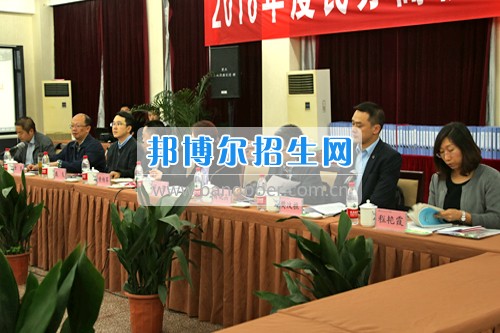 市教委年检专家组莅临重庆信息技术职业学院检查指导工作