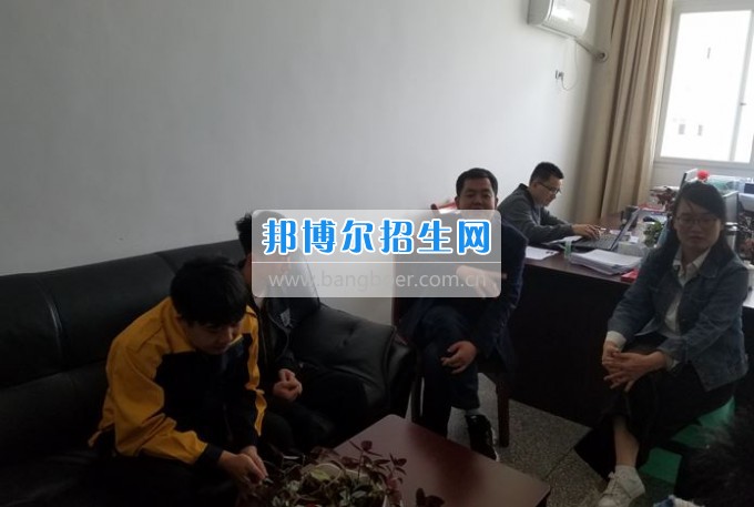重庆市旅游学校旅游装备系组织召开重庆市外籍学生座谈会