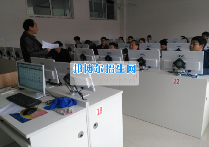 巴中师范学校云计算机房建设项目顺利通过验收