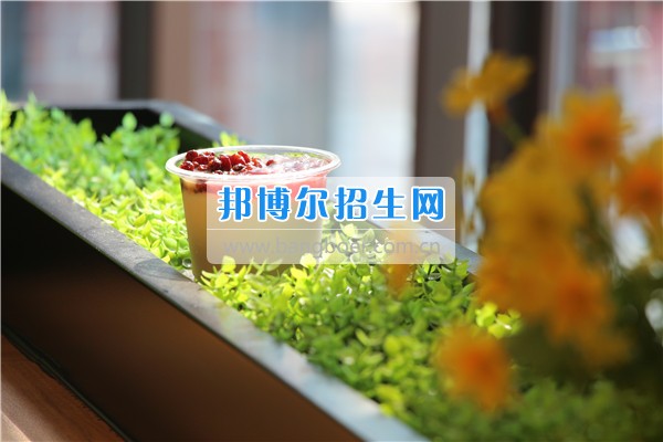 成都希望航空职业学校美味冷饮大曝光！据说，正数第三的是同学们最喜爱的冷饮！