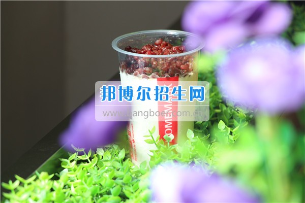 成都希望航空职业学校美味冷饮大曝光！据说，正数第三的是同学们最喜爱的冷饮！