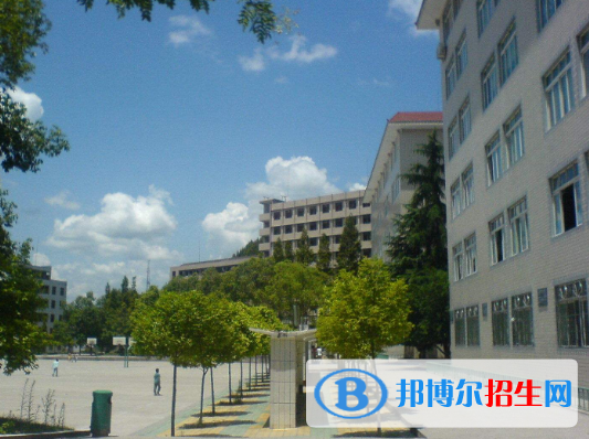 南充理工学校招生办联系电话