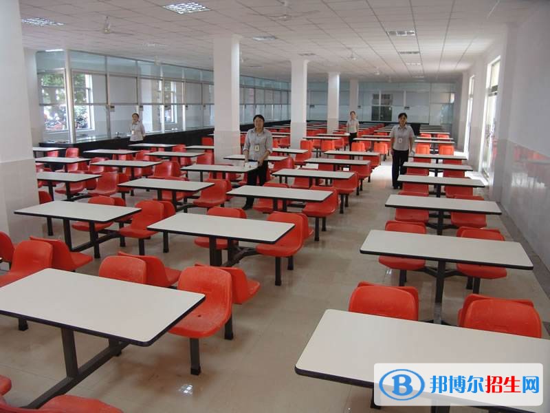 成都经济技术学校宿舍条件