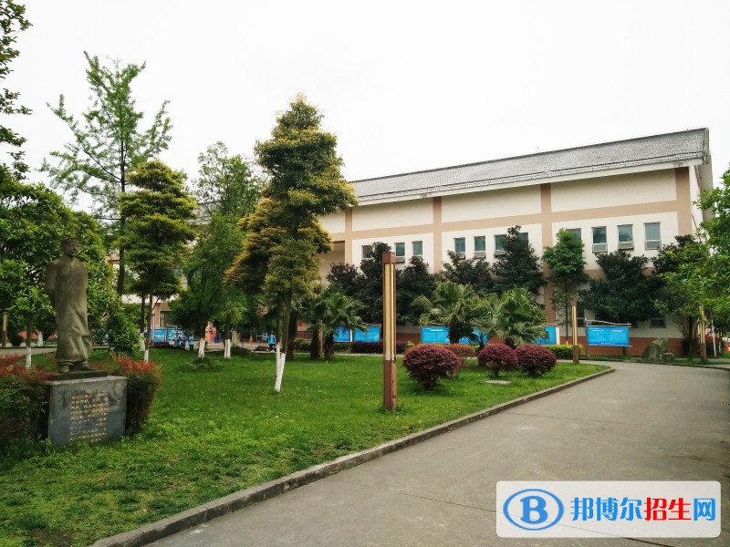 都江堰职业中学宿舍条件