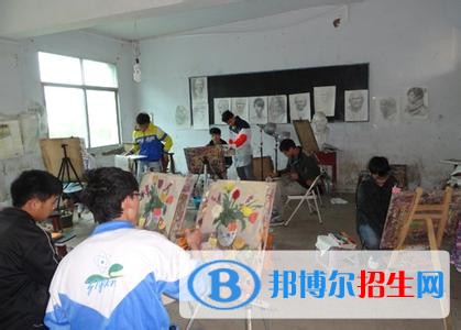 紫云民族职业技术中学招生办联系电话