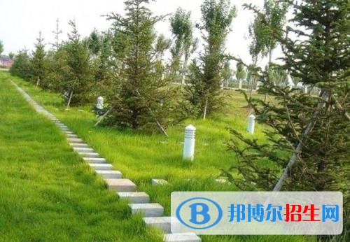 瓮安鸿翔中等职业技术学校招生办联系电话