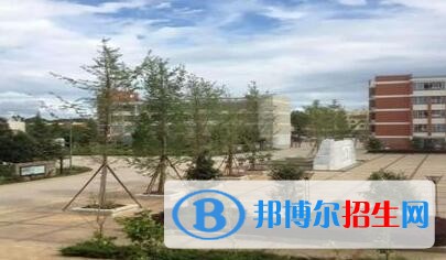砚山县民族职业高级中学2018年报名条件、招生对象