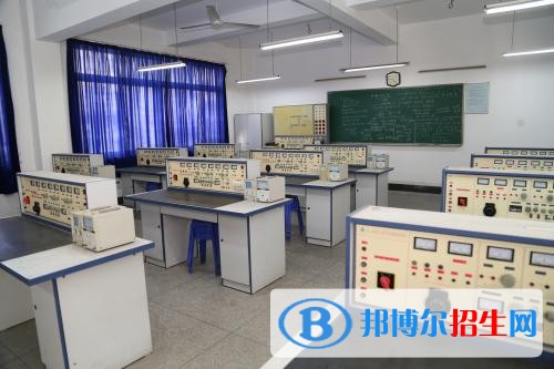 峨边彝族自治县民族职业高级中学有哪些专业