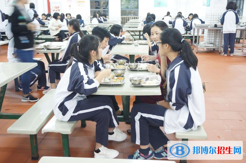 筠连县城南职业中学校食堂