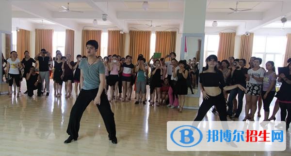 秦皇岛体育舞蹈中等专业学校招生办联系电话