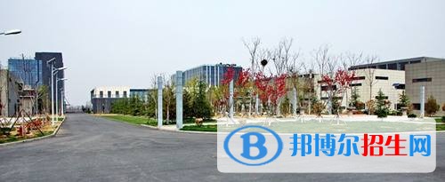 青岛工业技术学校招生办联系电话