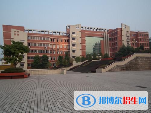 重庆女生在中专学校学什么好