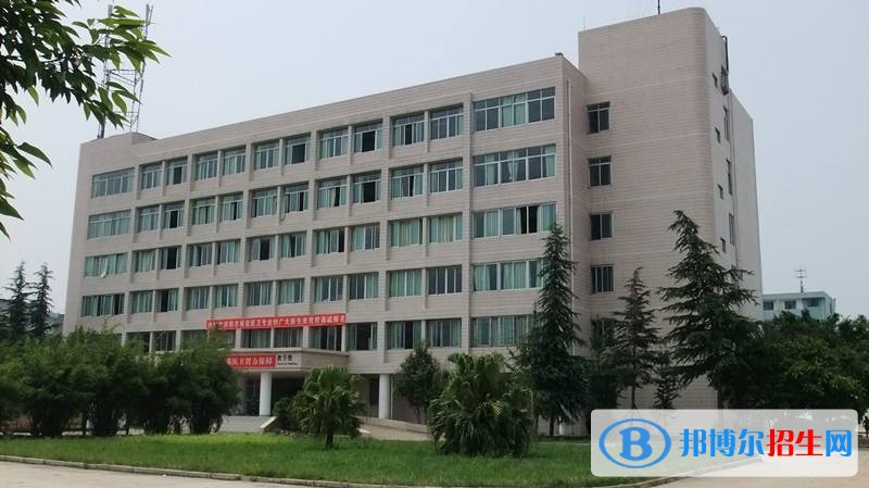 成都初中毕业读中专学校