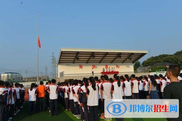 成都中专学校都有什么专业适合女生