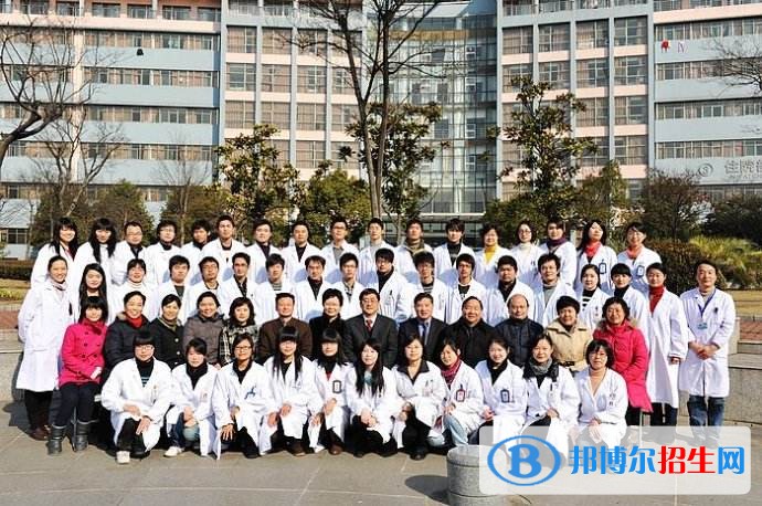 成都读中专学校一年要多少钱