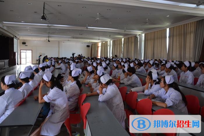 成都中学毕业读什么中专学校