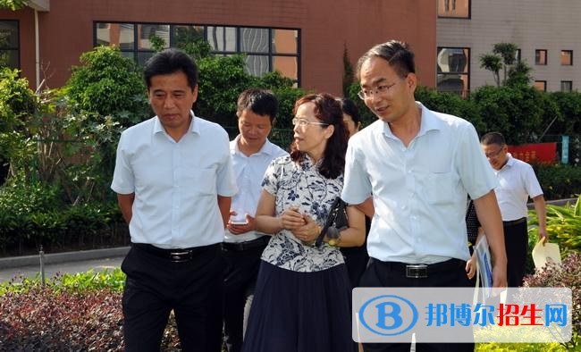 陕西女生在中专学校学什么好