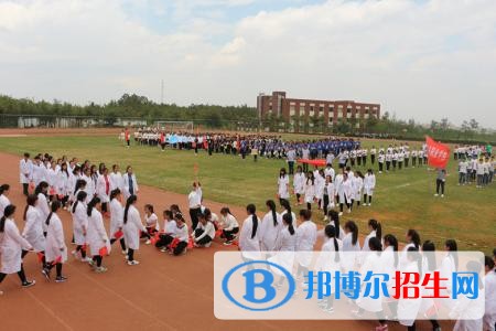云南高中女生读什么中专学校好