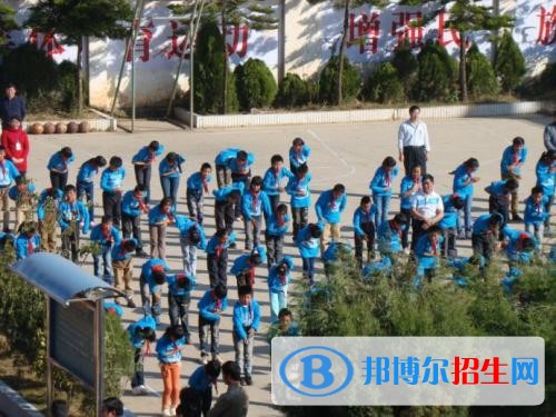 昆明读中专学校需要什么