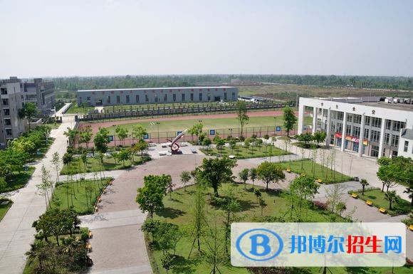 四川读中专学校要分数吗