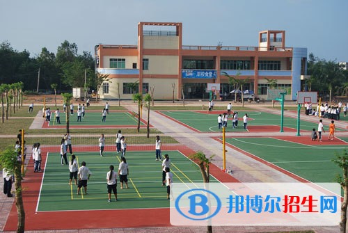 贵州女生上什么中专学校比较好
