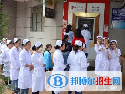 昆明高中女生毕业后读什么中专学校好