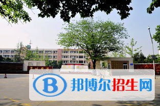 四川省崇州市蜀城中学怎么样、好不好