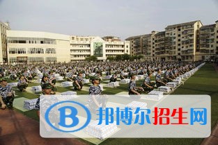 南充市高坪中学2022年招生办联系电话