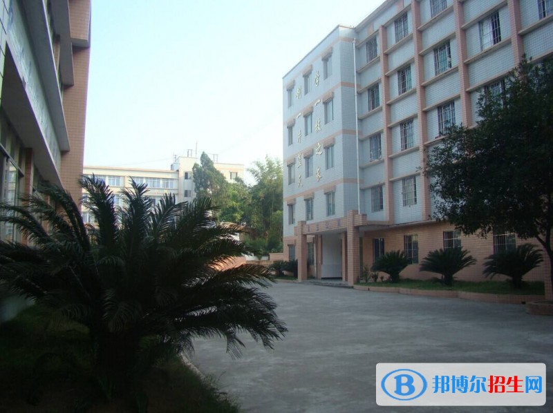 遵义高中毕业读什么中专学校好