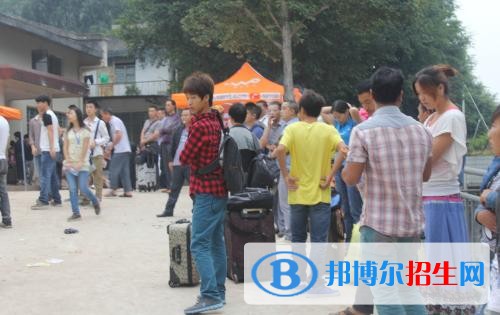 曲靖去中专学校学什么专业好