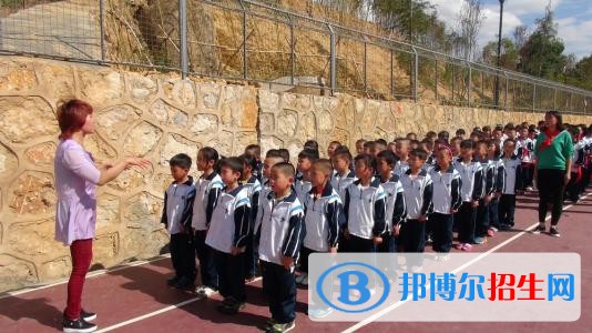 曲靖中专学校乱吗
