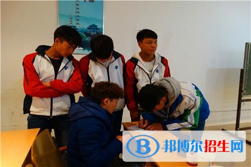 曲靖没有高中毕业证可以读中专学校吗