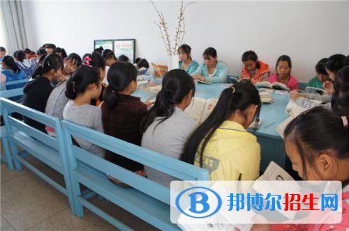 曲靖去读中专学校学什么对以后好一点