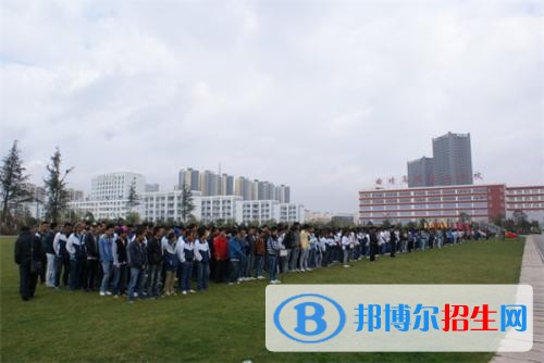 曲靖高中毕业上什么中专学校好
