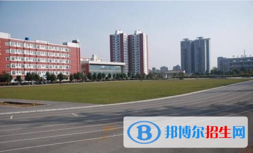 曲靖高中上什么中专学校好