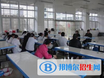 曲靖中专学校是什么学历