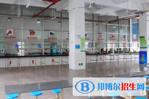 玉溪读中专学校好不好