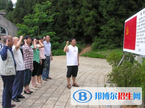 玉溪高中中专学校