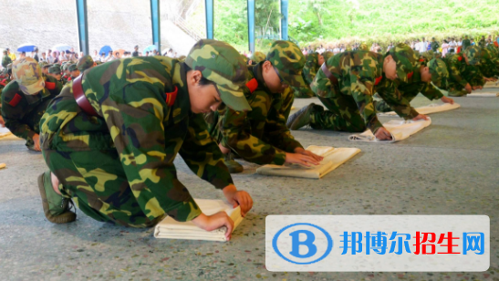 红河中专学校是大专吗