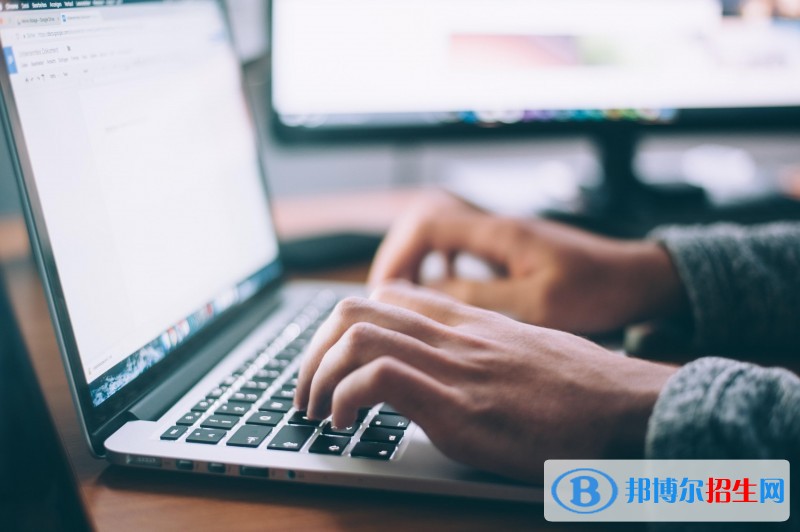 红河在中专学校学什么专业好