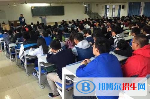 红河初中女生毕业后读什么中专学校好